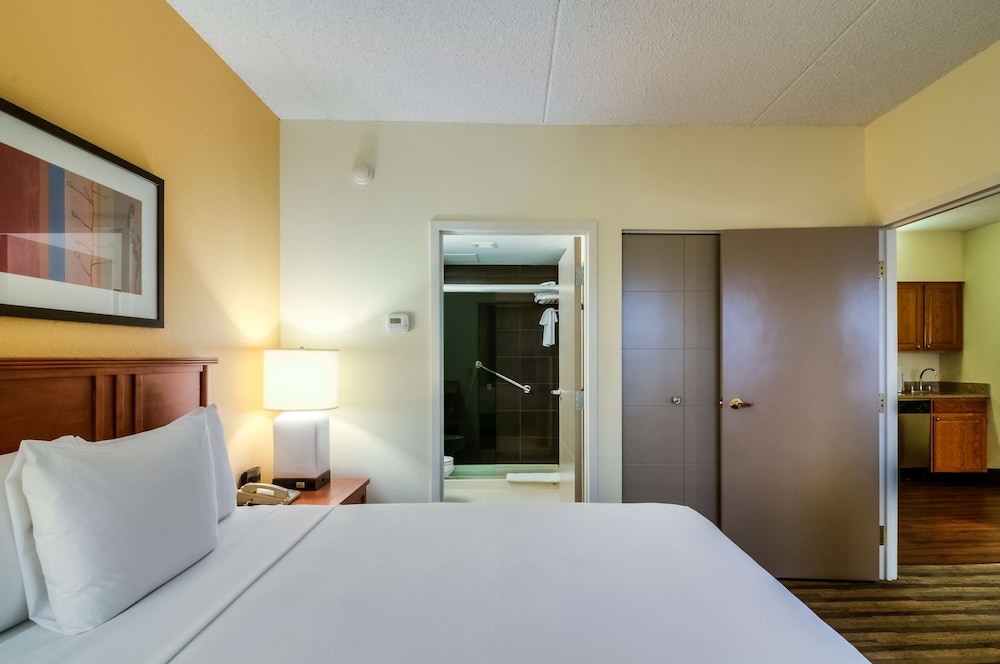1 Bedroom, Suite, Queen Bed, Sofa