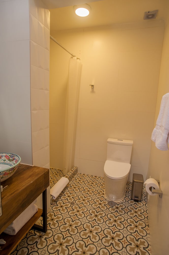 Casa Biru Hotel Boutique 64/68