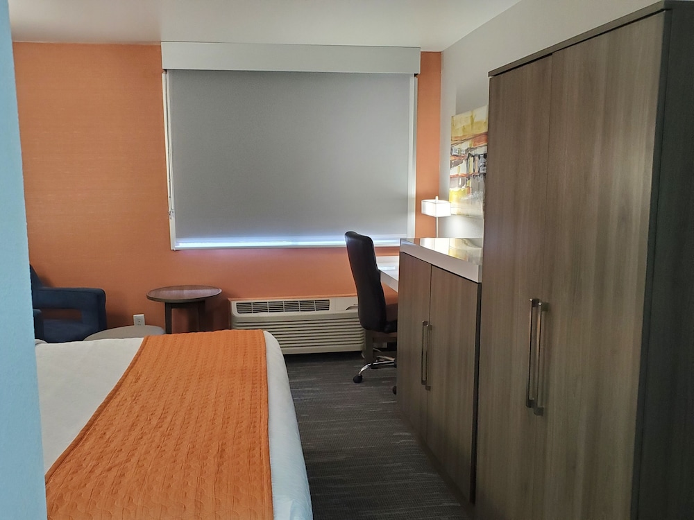 Best Western Plus Renton Inn 21/37