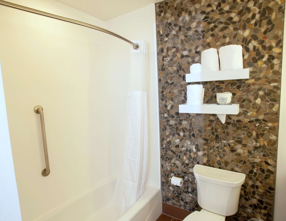HILTON GARDEN INN SAN ANTONIO-LIVE OAK CONFERENCE CENTER 23/76