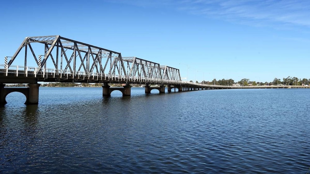 MULWALA MURRAY RIVER MOTEL 71/73