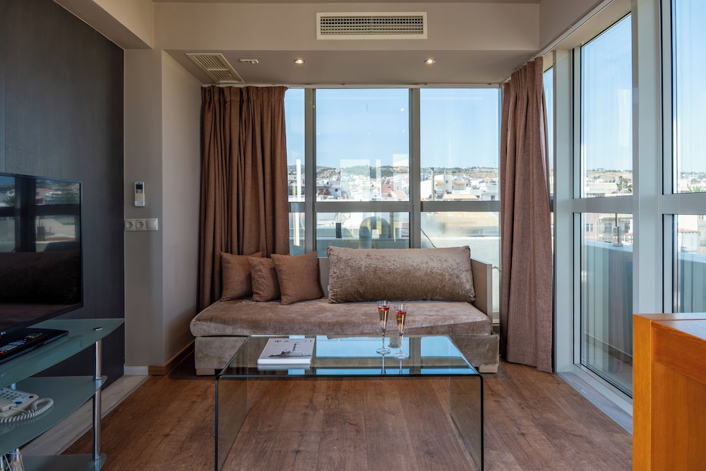 Kyma Suites Beach Hotel 30/50