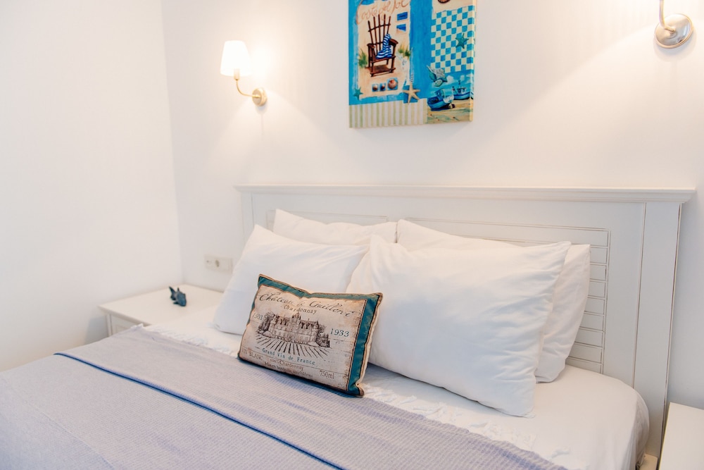 Via Farilya Hotel 23/68
