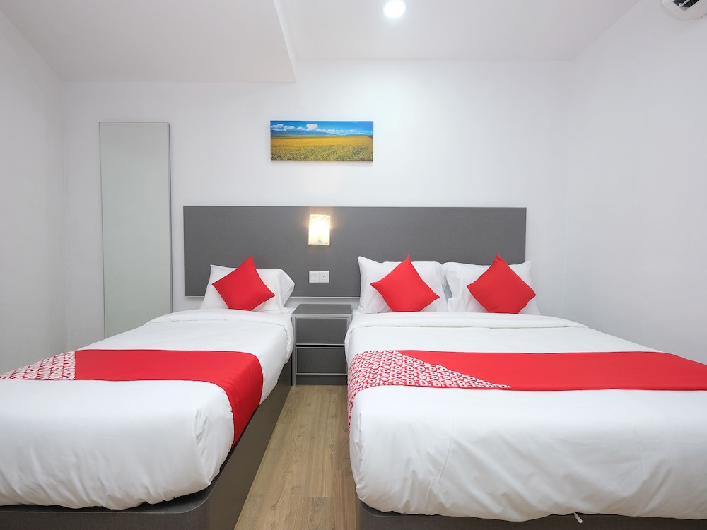 OYO 44043 First Garden Hotel 29/54
