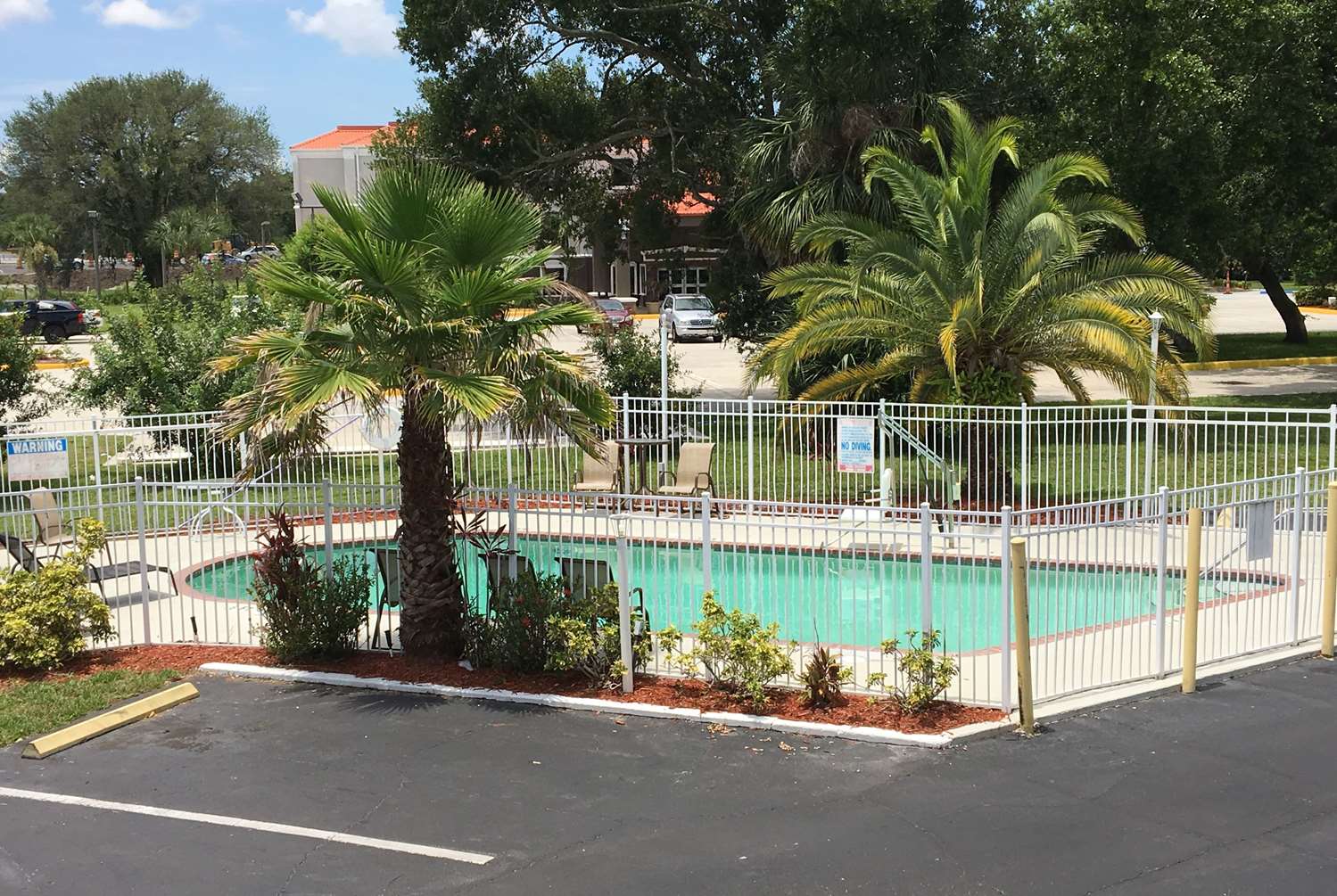 Days Inn by Wyndham Bradenton I-75 29/31