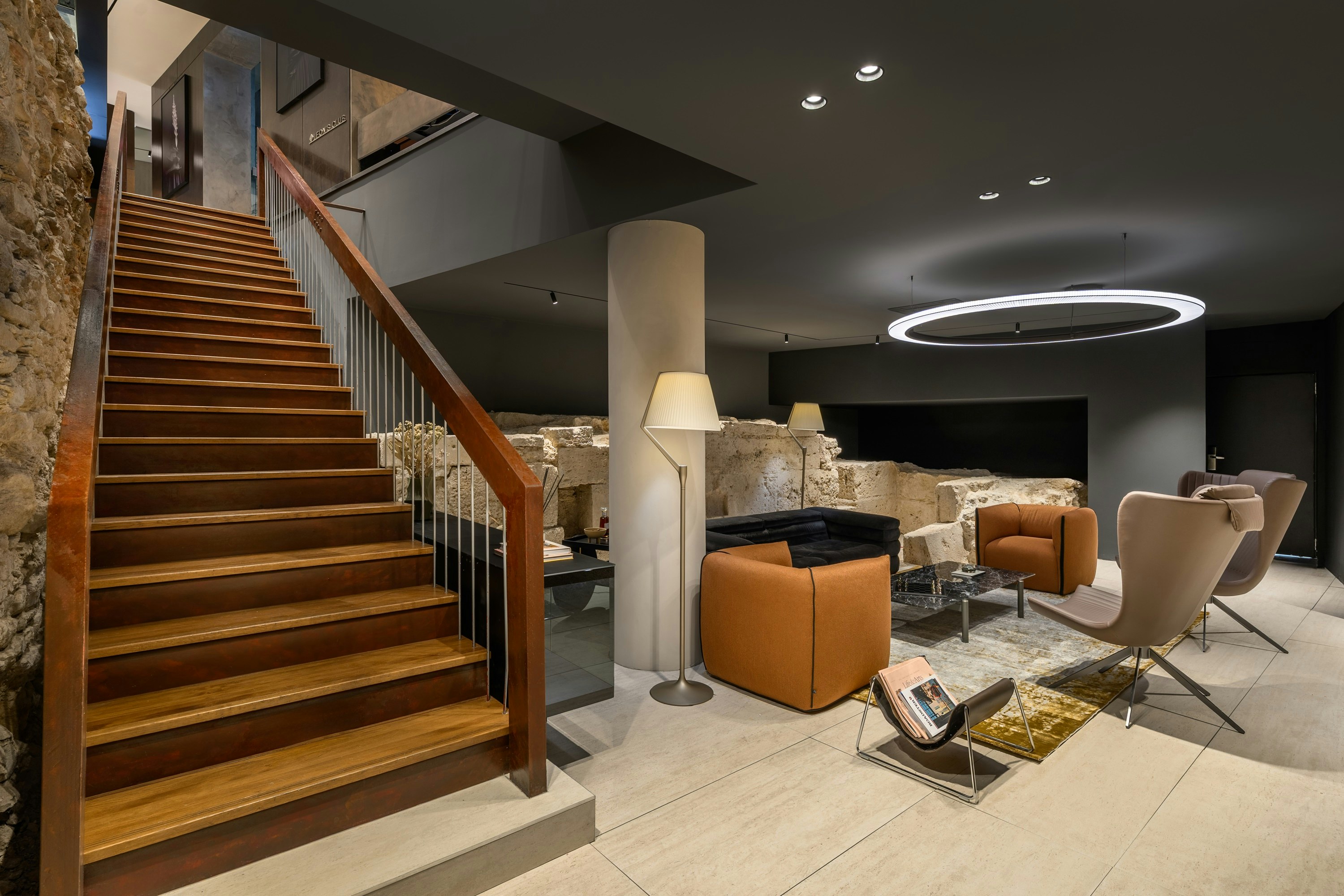 LANCHID 19 DESIGN HOTEL 24/55
