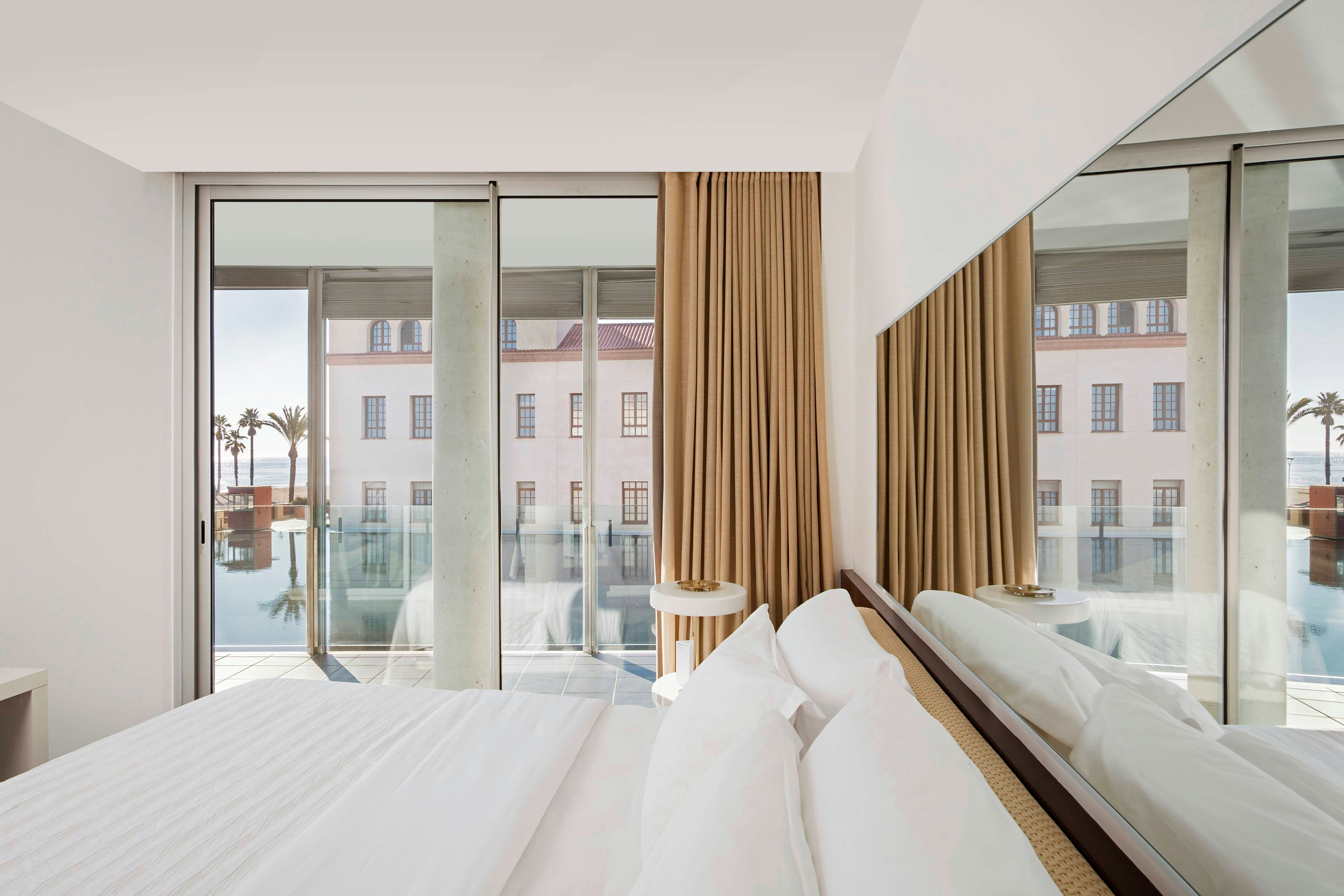 Le Meridien Ra Beach Hotel And Spa 15/80