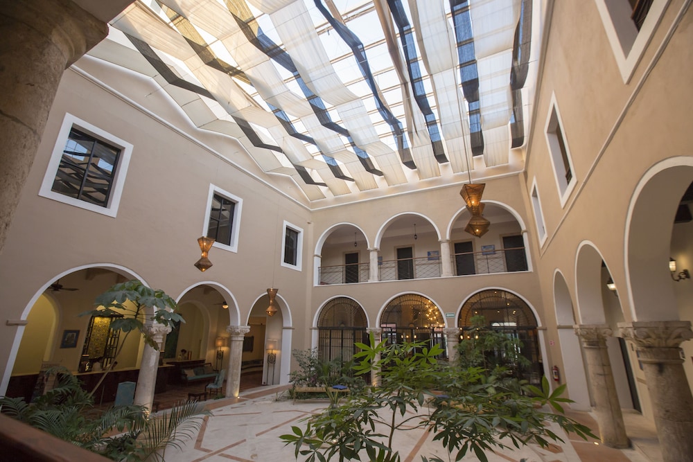 Hotel Merida 8/70