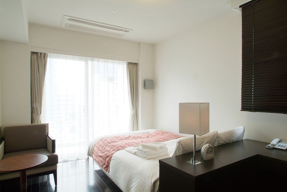 Kuretake Inn Premium Hamamatsucho 16/50