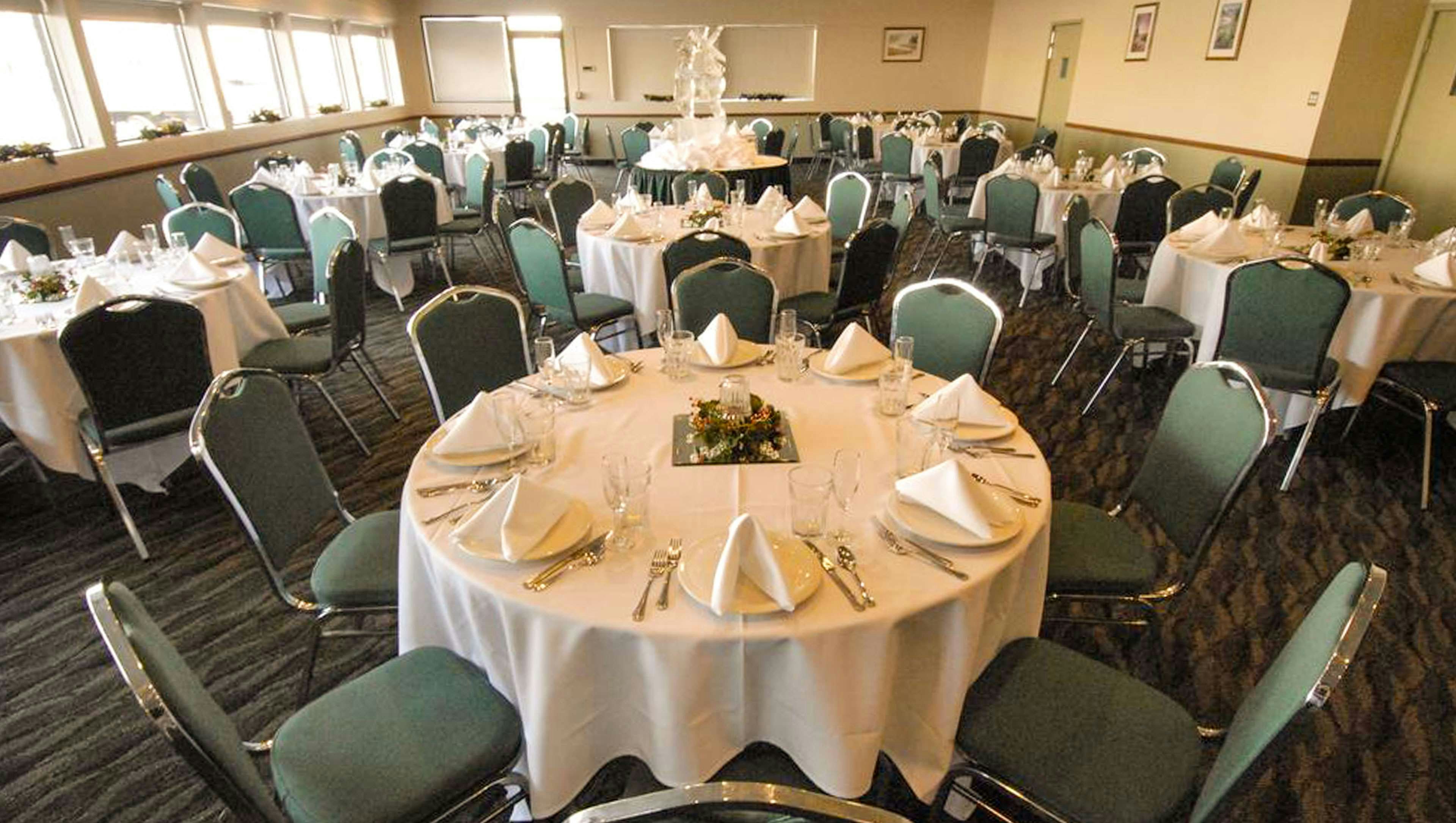 Broadway Inn Conference Center 35/52
