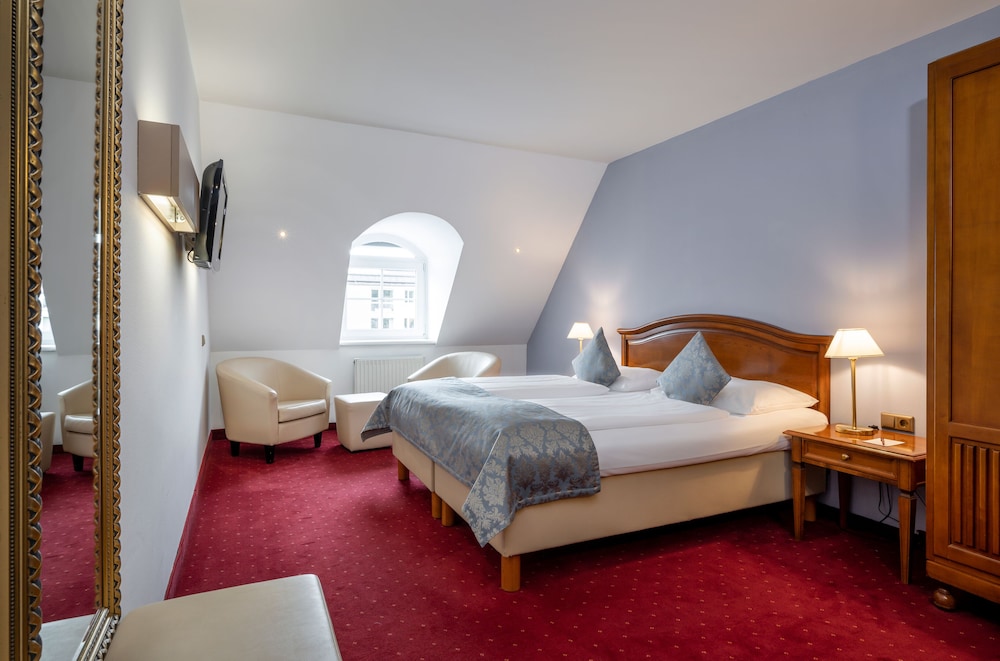 Am Mirabellplatz Hotel 28/68