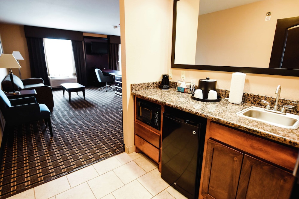 Hampton Inn And Suites Pine Bluff 41/46