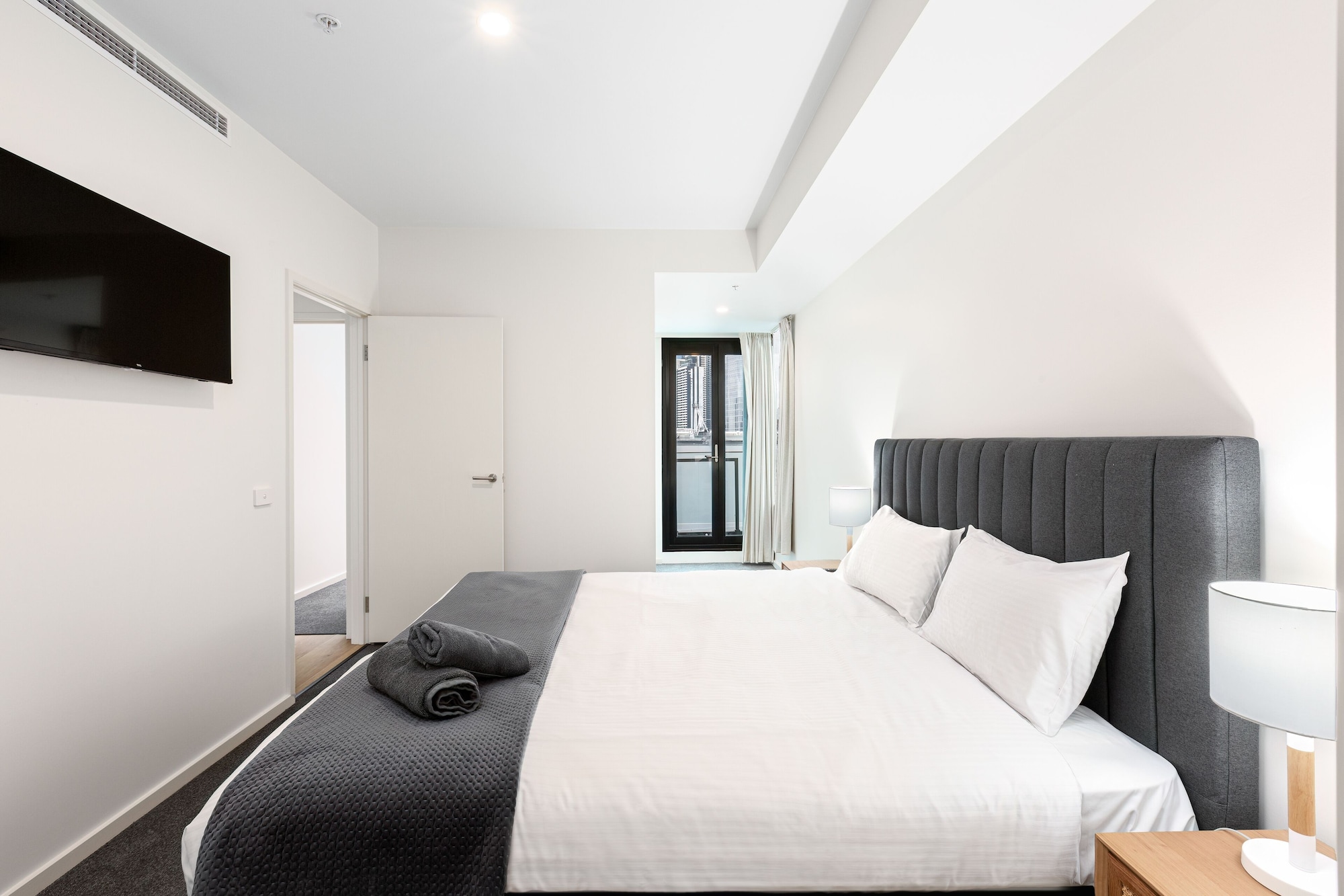 3 Bedrooms, Apartment, 2 Queen and Twin Beds, No River View