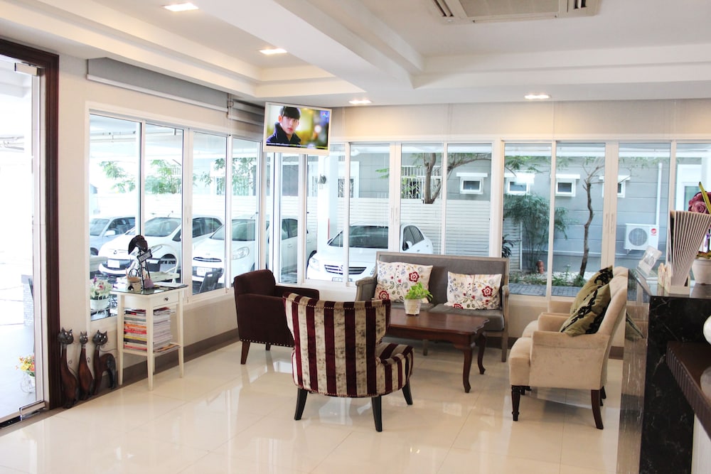 AT RESIDENCE SUVARNABHUMI 59/74