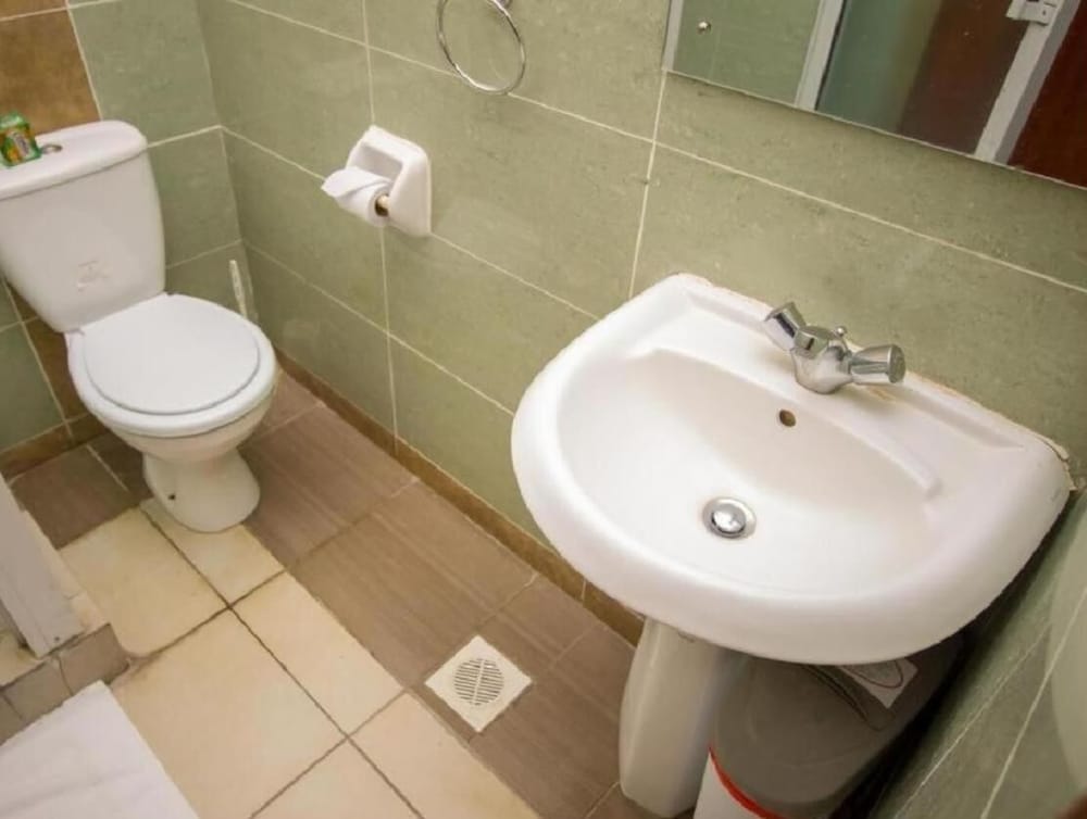Ack Guesthouse Nairobi 30/33