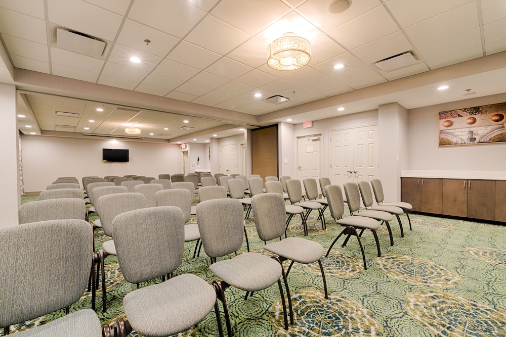 Holiday Inn Knoxville N - Merchant Drive 62/77