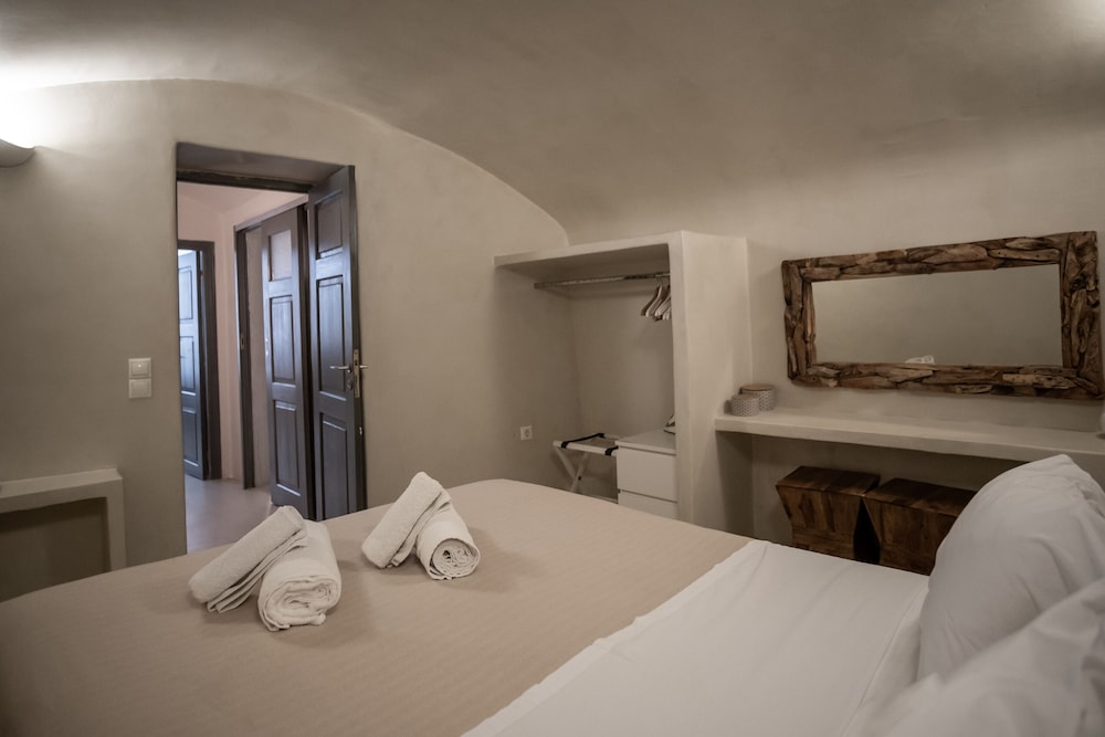 Alafouzou Cave Loft 6/38