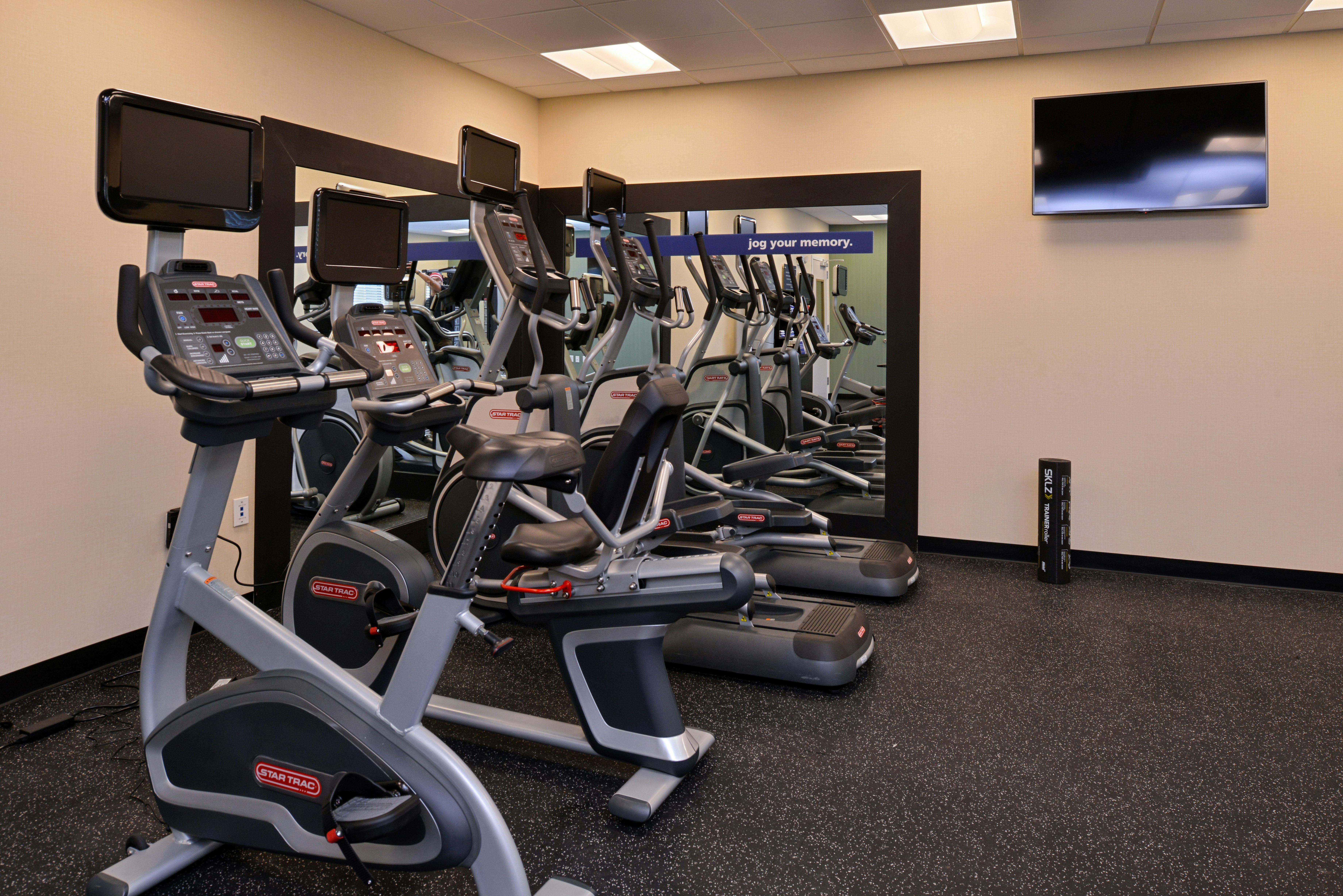 Hampton Inn & Suites Albany/East Greenbush 23/46