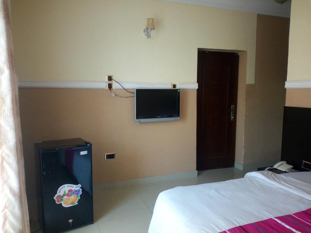 Modroy Hotel And Suites 10/14