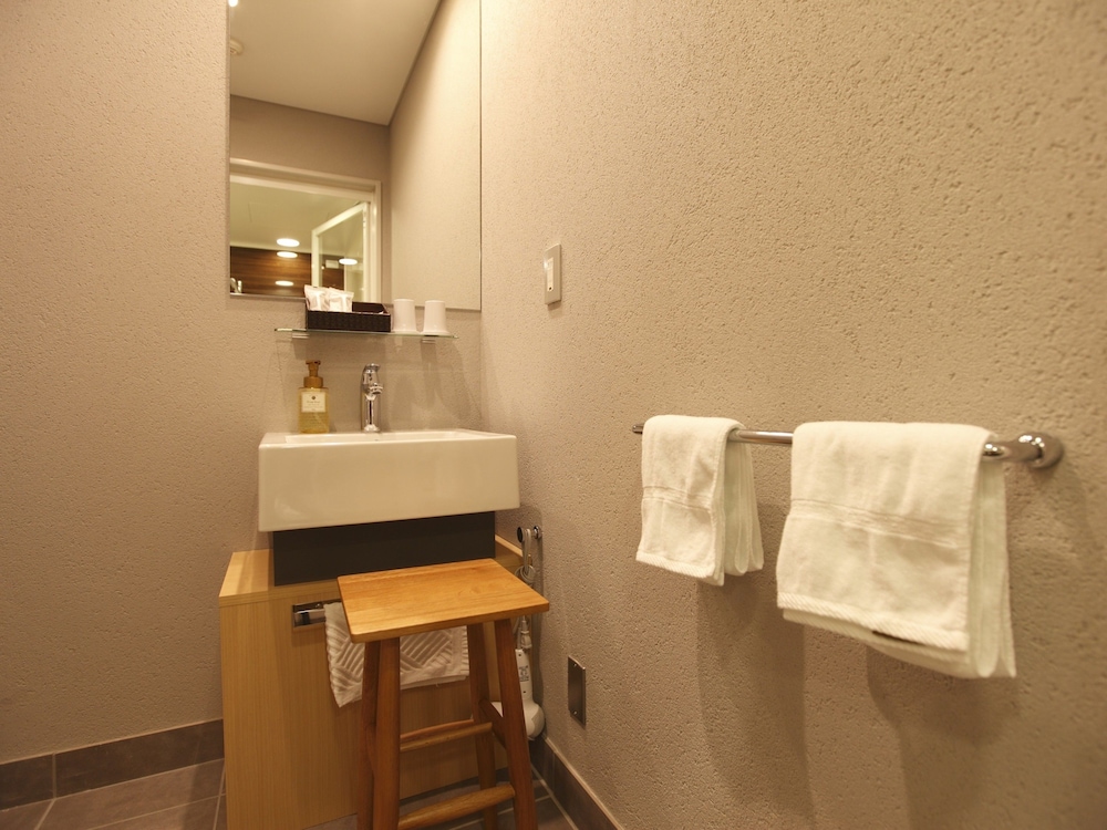 Amanek Ginza East 57/57