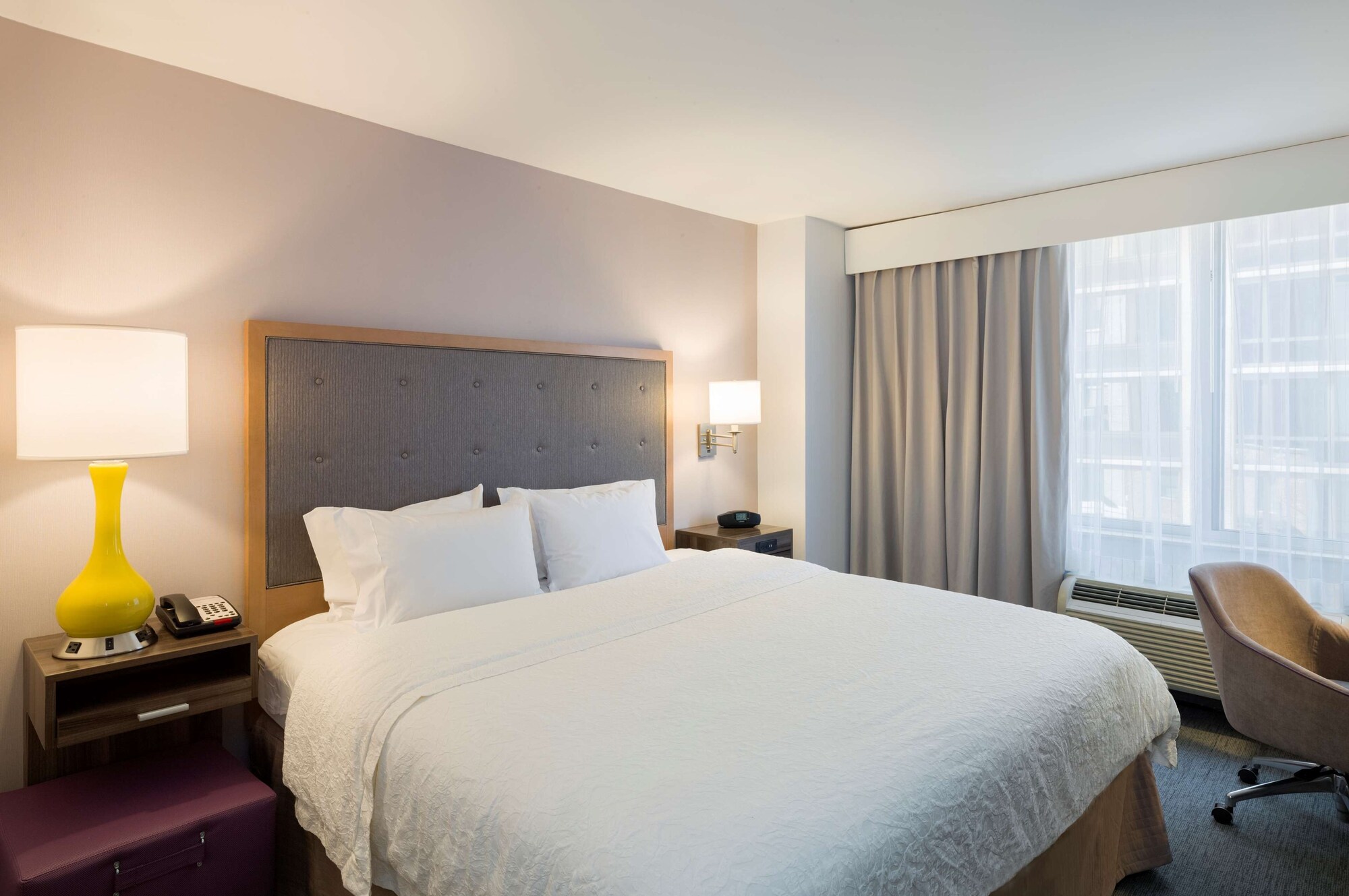 ROOM, KING BED