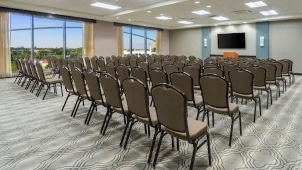 Hyatt Place Boca Raton Downtown 51/62
