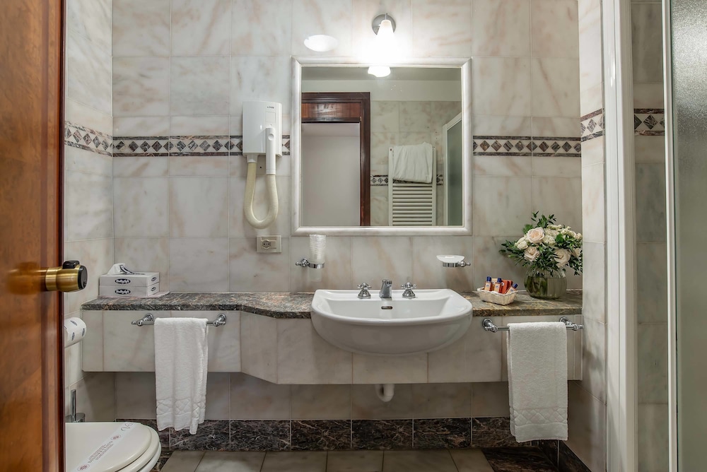 Versilia Palace Hotel 42/44