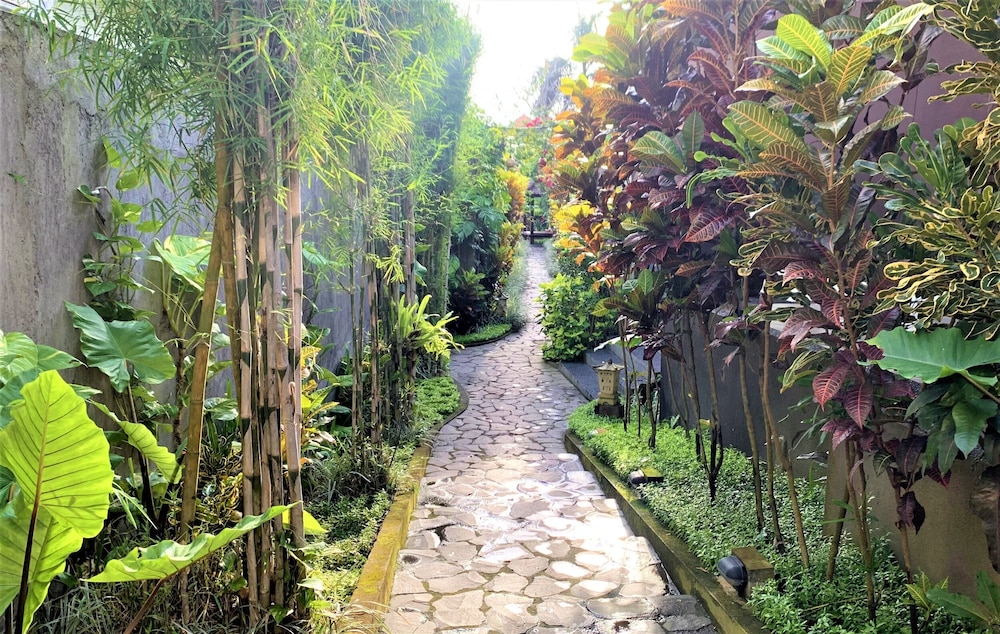 Ladera Villa Ubud 47/59
