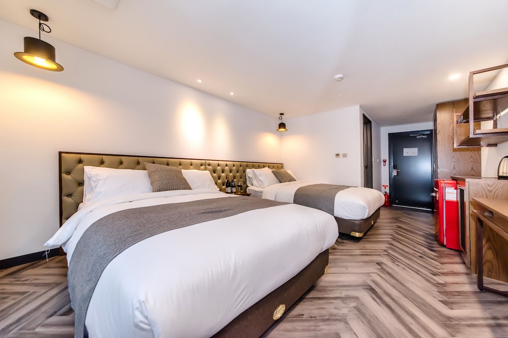 Marevo Beach Hotel 12/76