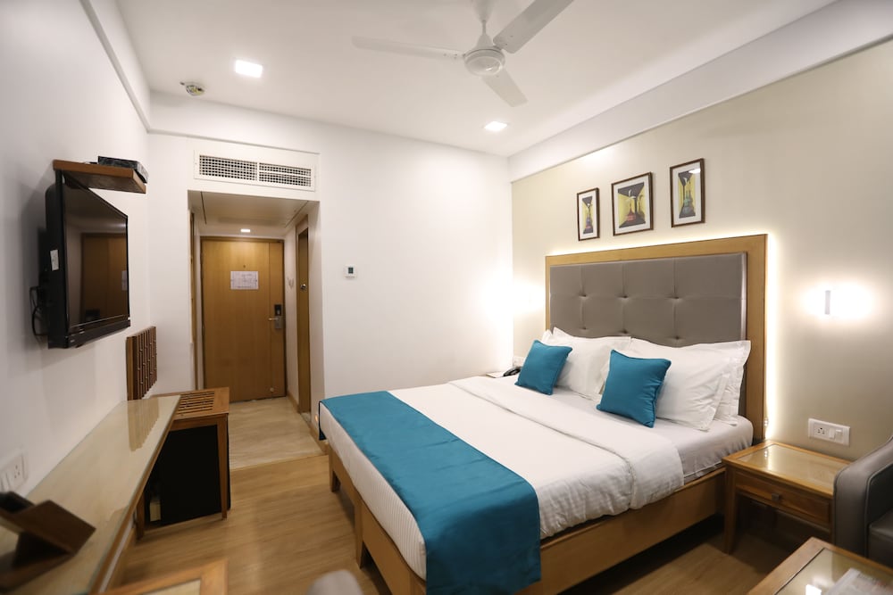 CITIZEN HOTEL 16/65