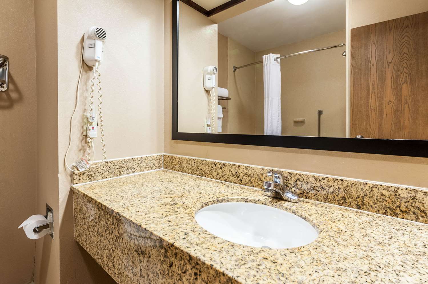 Quality Inn Clarksdale MS 24/24