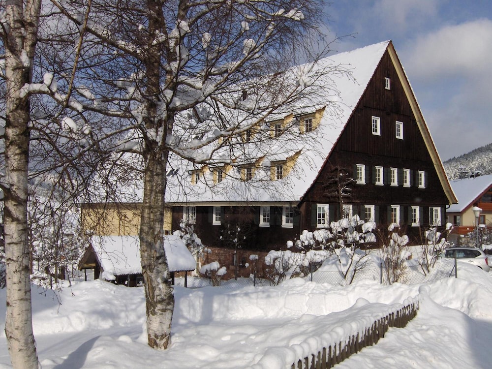 Waldknechtshof 32/36