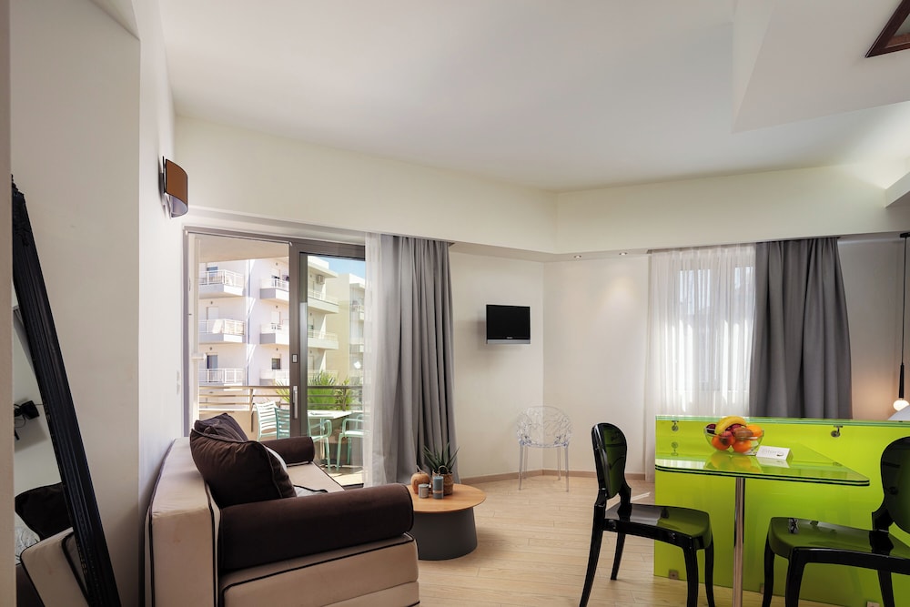 Steris Elegant Beach Hotel 54/70