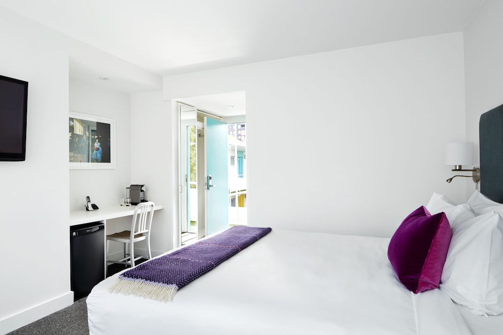 Burrard Hotel 22/65