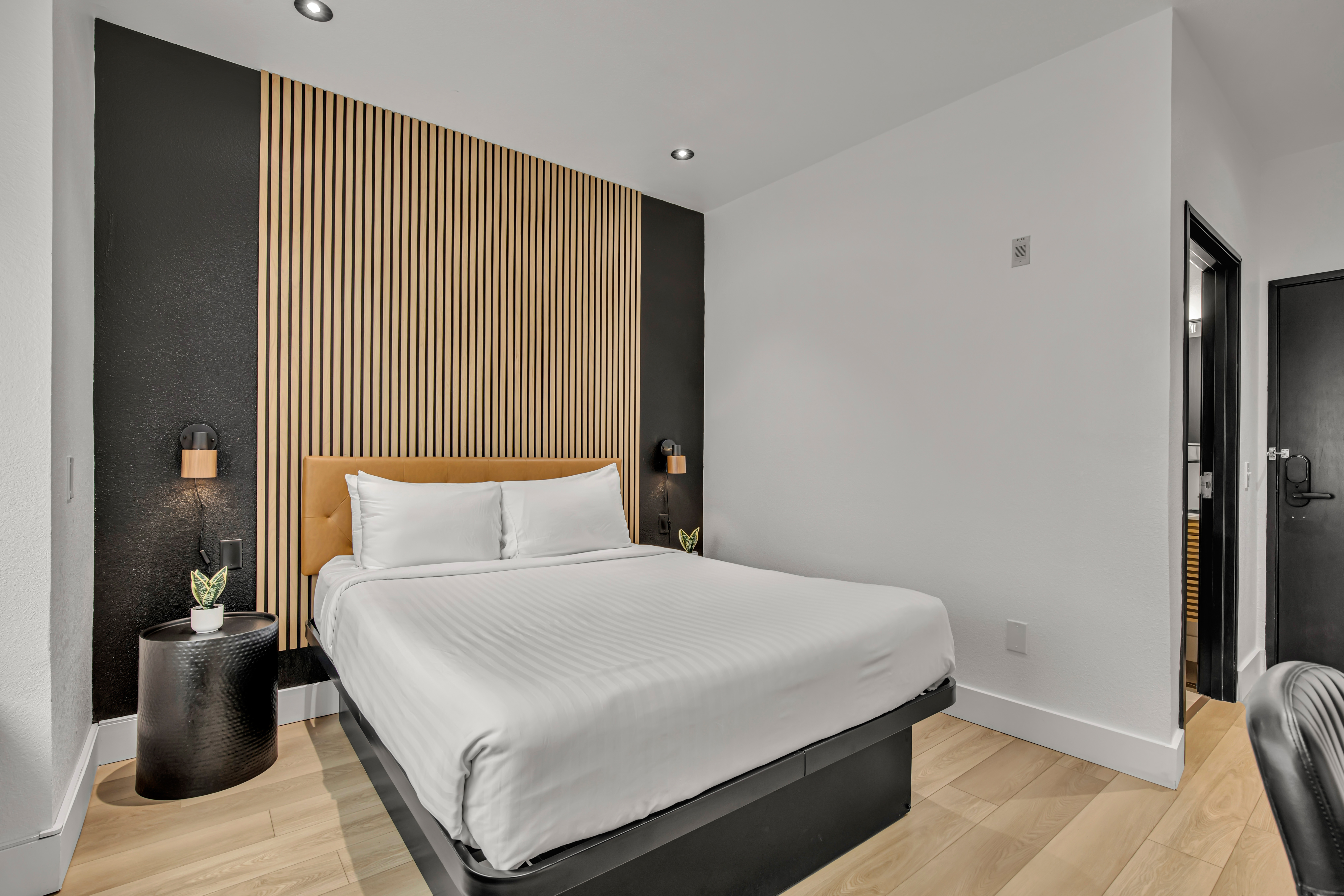 غرفة بسرير كينج، The Block Hotel 4/6