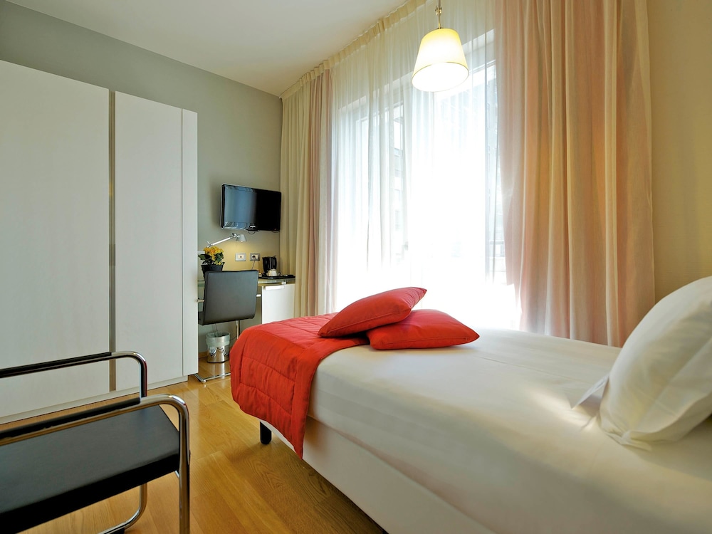 MERCURE MILANO SOLARI 25/75