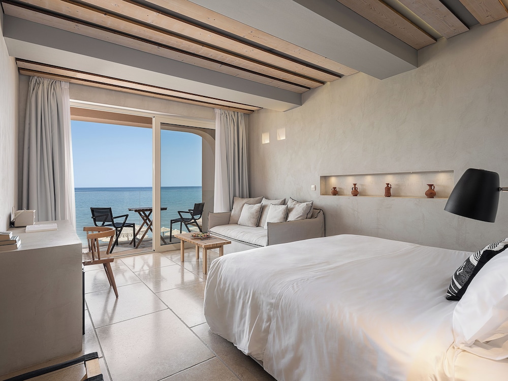 The Theodore Boutique Hotel 12/50