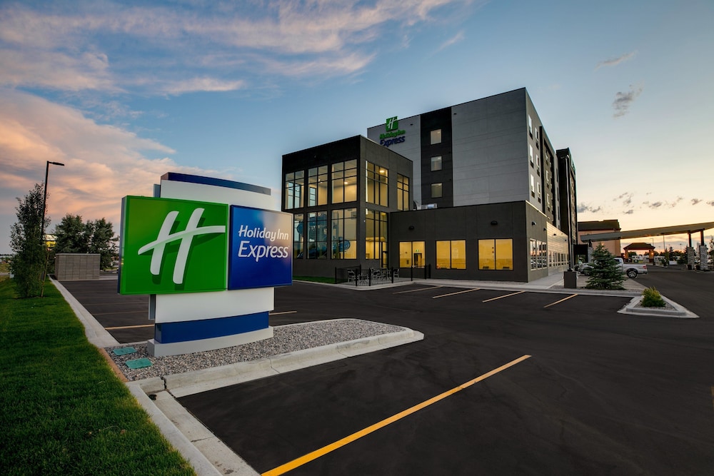 Holiday Inn Express Lethbridge Southeast 1/72