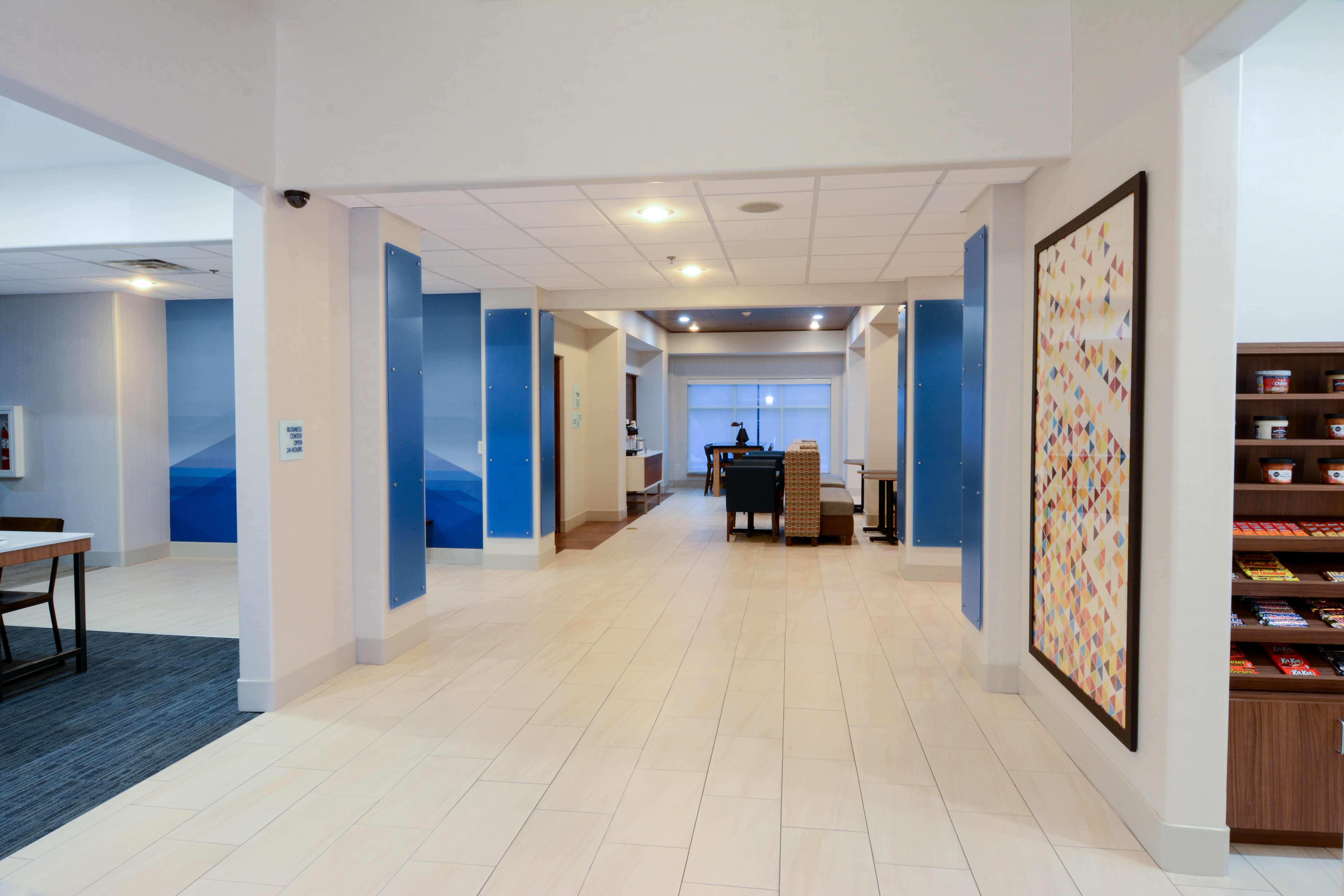 Holiday Inn Express Suites New Boston 13/51