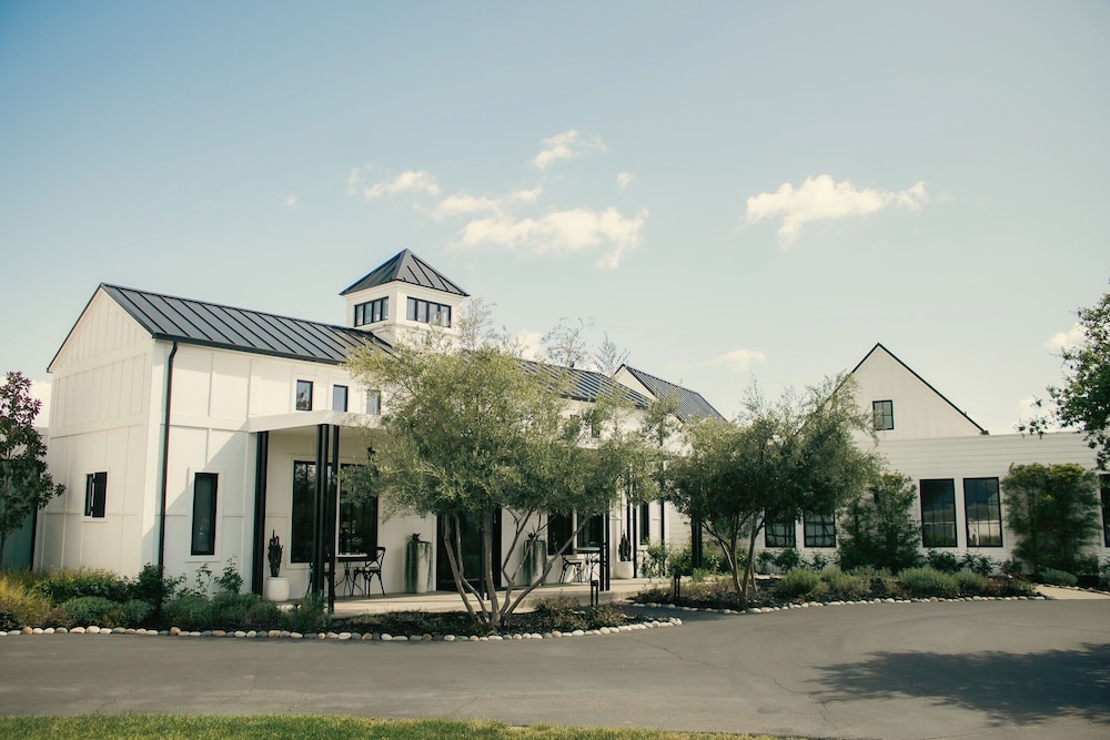 The New Inn 2/33