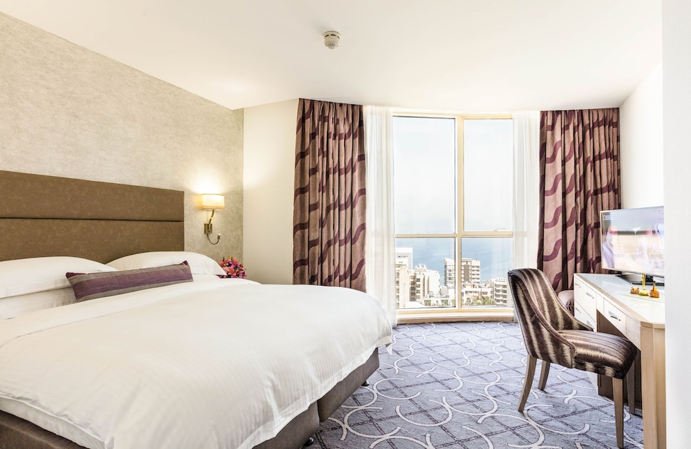 Ambassador, Suite, King Bed, Sea View
