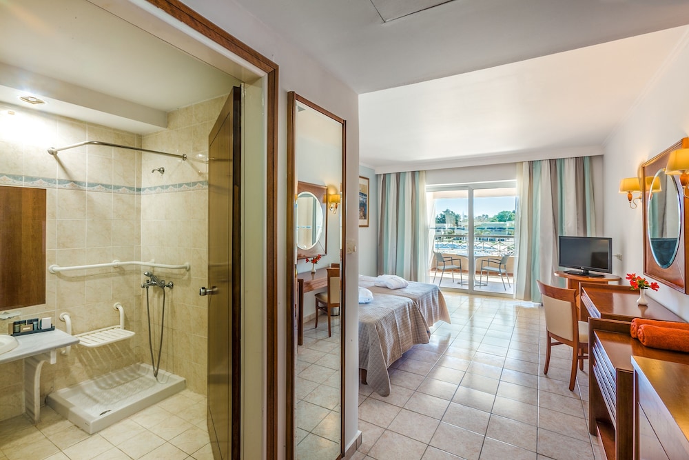 Kipriotis Maris Suites 25/64