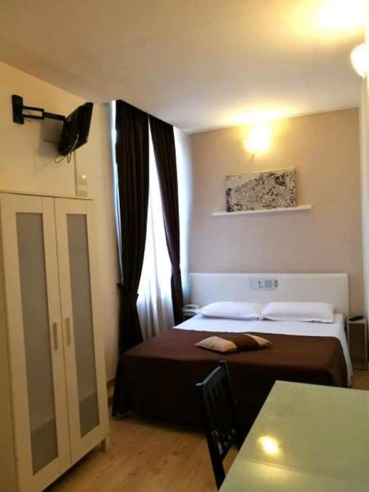 Indipendenza Hotel 17/50