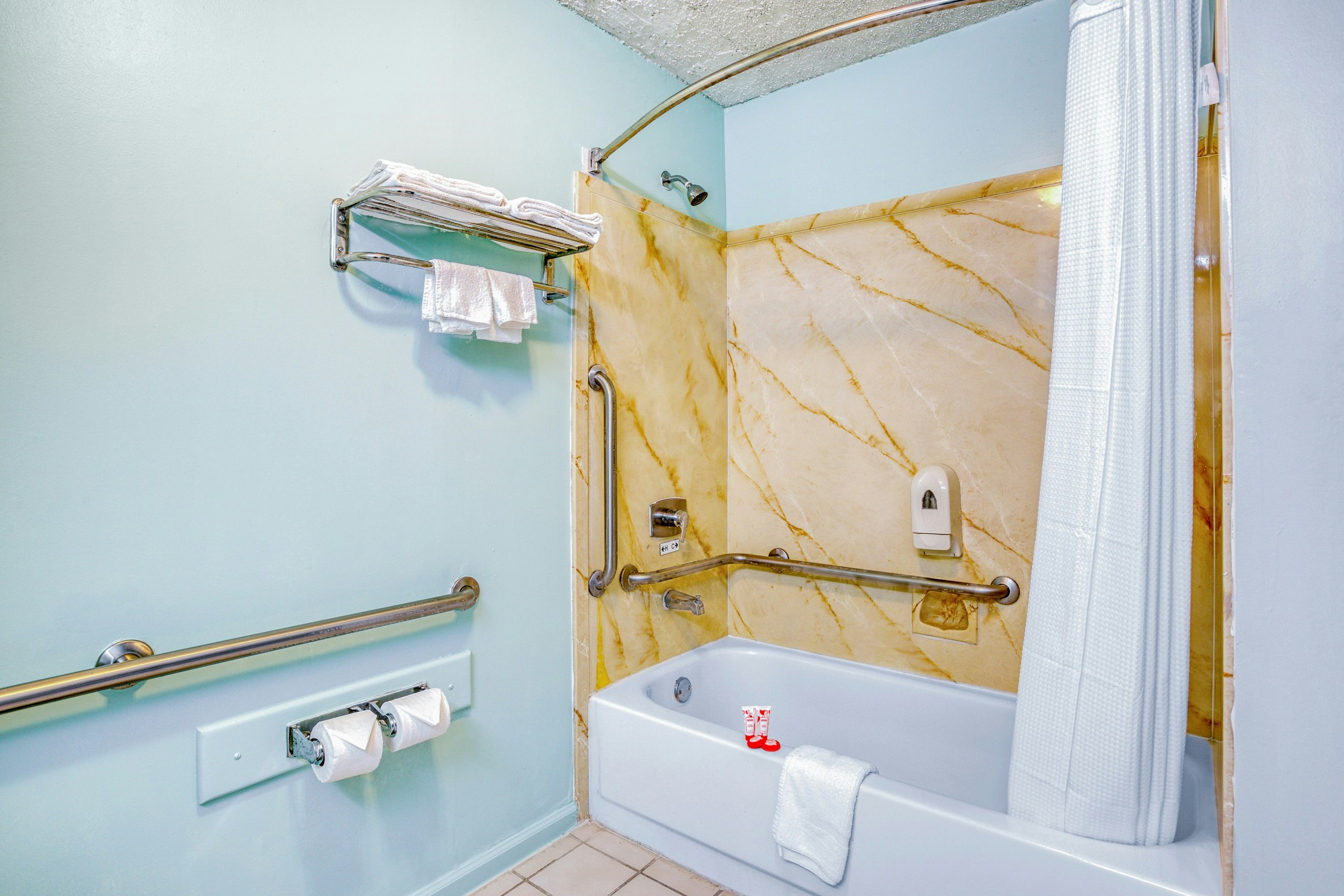 OYO Townhouse Tulsa Woodland Hills 30/30