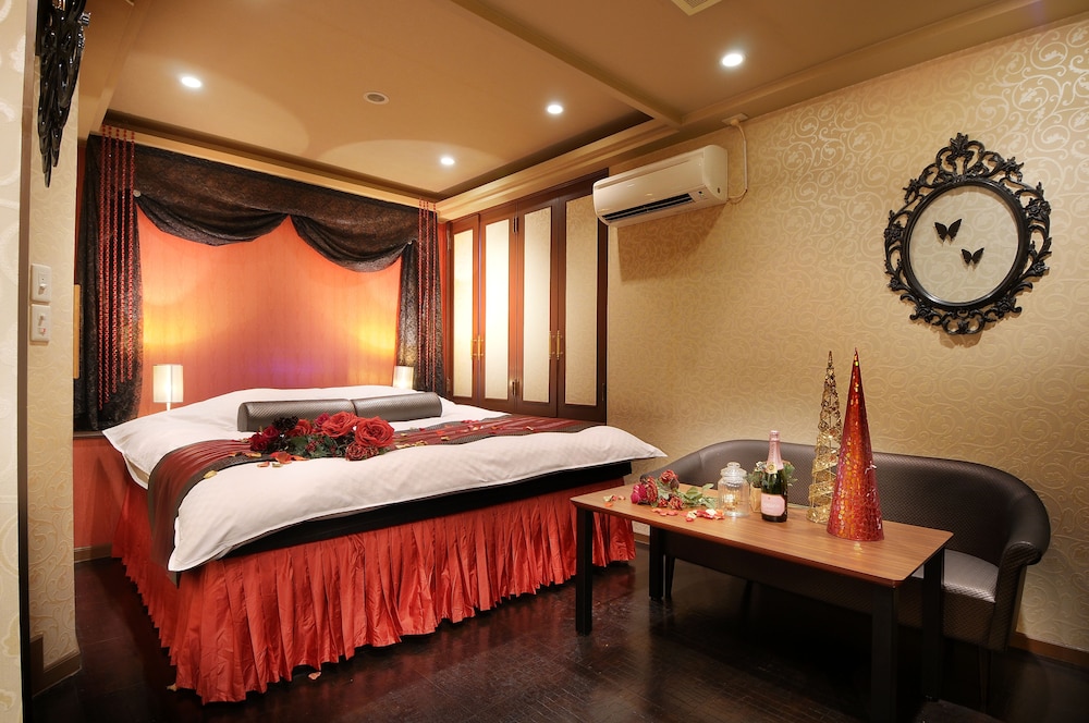 Ishidu Hotel Blan Chapel Christmas Adults Only 5/20