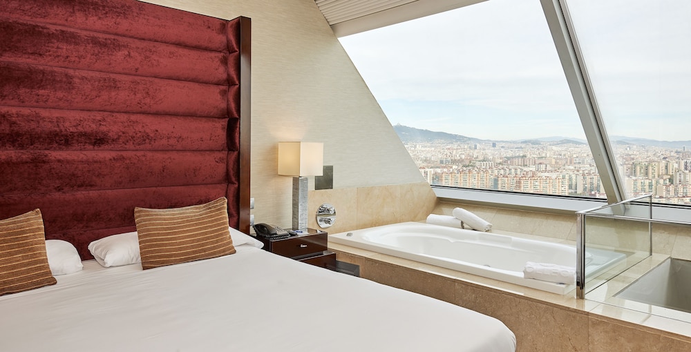 Hyatt Regency Barcelona Tower 19/82