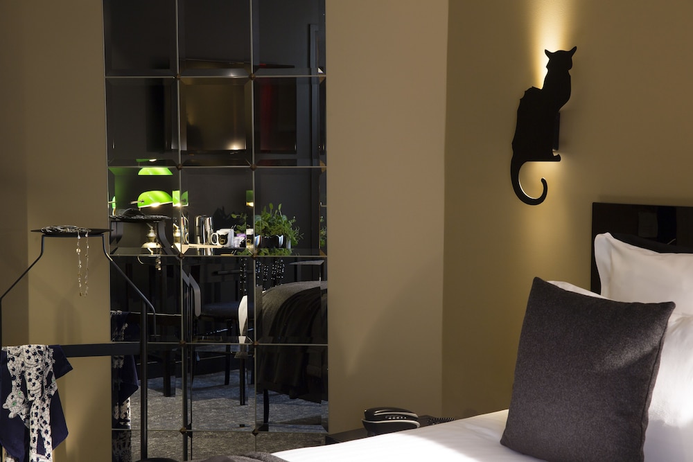 Hotel Le Chat Noir 46/68