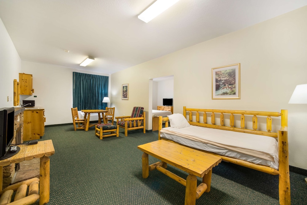 Knights Inn New Florence 25/37