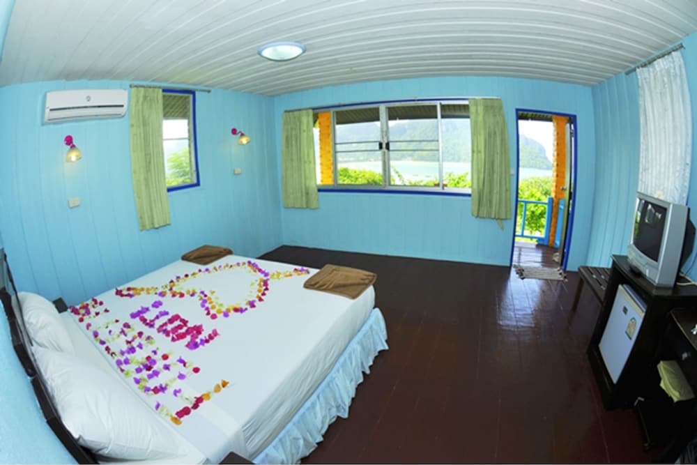 Phi Phi Viewpoint Resort 36/65
