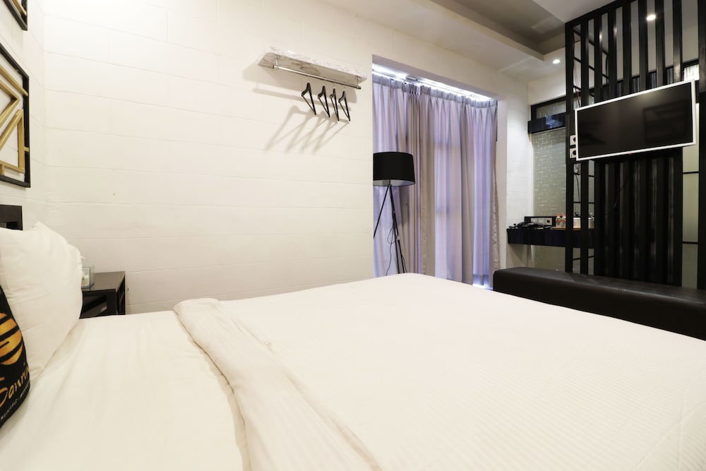 Hotel Sanrina Makassar 28/70